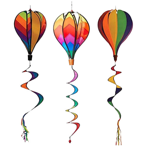3 girouettes en forme de montgolfière