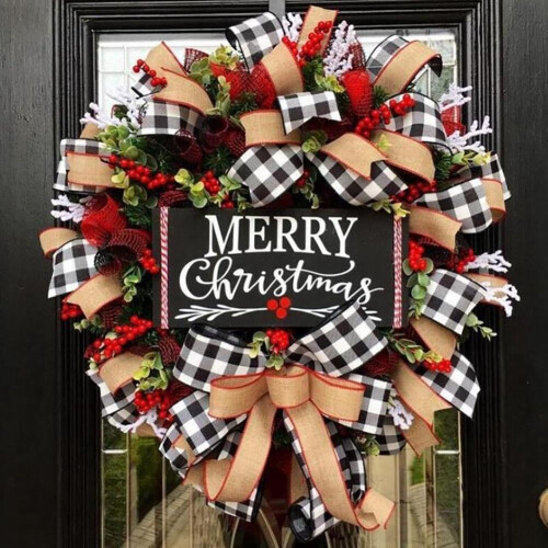Artificial Christmas Wreath with Red Berries and Pine 1