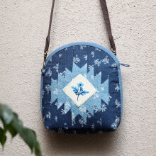 (Shell bag, 1) Hand embroidery diy material bag fabric embroidery fashion creative storage cosmetic bag
