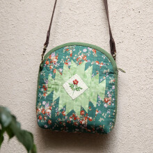 (Shell bag, 2) Hand embroidery diy material bag fabric embroidery fashion creative storage cosmetic bag