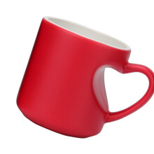 Kaffeetasse mit Herzgriff, lebensmittelechte-Rot gefrostet