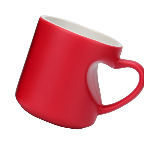 Kaffeetasse mit Herzgriff, lebensmittelechte-Rot gefrostet