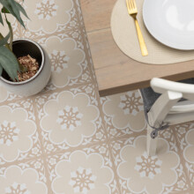 Floor Pops Daphne Natural 30.48cm x 30.48cm Self-adhesive Vinyl Floor Tiles