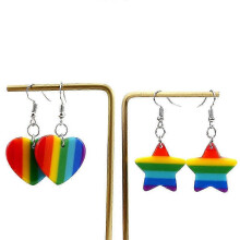 2 Paar herzförmige Ohrringe mit Sternenmotiv, Regenbogen-Schmuck, Acryl, Edelstahlhaken, Schwedischer Nationalfeiertag