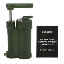 Draagbare waterfilter met drukvat voor buiten, geschikt voor noodgevallen en kamperen met het gezin.