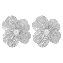 Pendientes delicados de perlas florales, ideales para mujeres que buscan realzar su estilo con un toque de elegancia y modernidad. Multicolor.