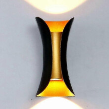 Moderne wandlamp 10W met op- en neerwaarts design voor binnen, uitgevoerd in warm wit metaal.