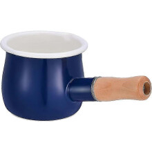 Lichtgewicht melkpan voor in de keuken, met houten handvat.