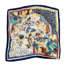 Dameshoofddoek met bloemenprint, zonwerende vierkante sjaal voor elegante gelegenheden, vakantie en fotografie.