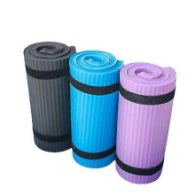 Driedelige antislip yogamattenset met banden, ideaal voor de sportschool, pilates en fitnessoefeningen.
