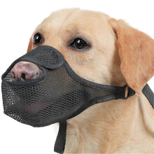 Verstelbare hondenmuilkorf van zacht gaas voor thuis, dierenartsbezoeken en training. Voorkomt knabbelen en likken. Lichtgewicht. Anti-blafmuilkorf.