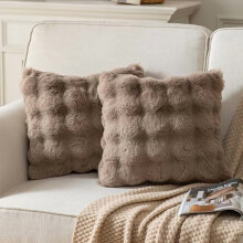 2-pakning 45x45 cm putetrekk i fuskepels, myk plysj taupe