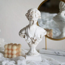 Statue abstraite de tête féminine en résine 12 x 9 x 22 cm