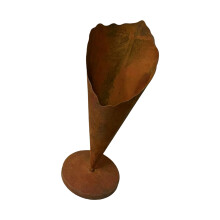 Rostiger Blumentopf in Kegelform aus Eisen im Retro-Stil,-S