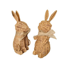 Coniglietto pasquale in rattan, decorazione primaverile per la casa.
