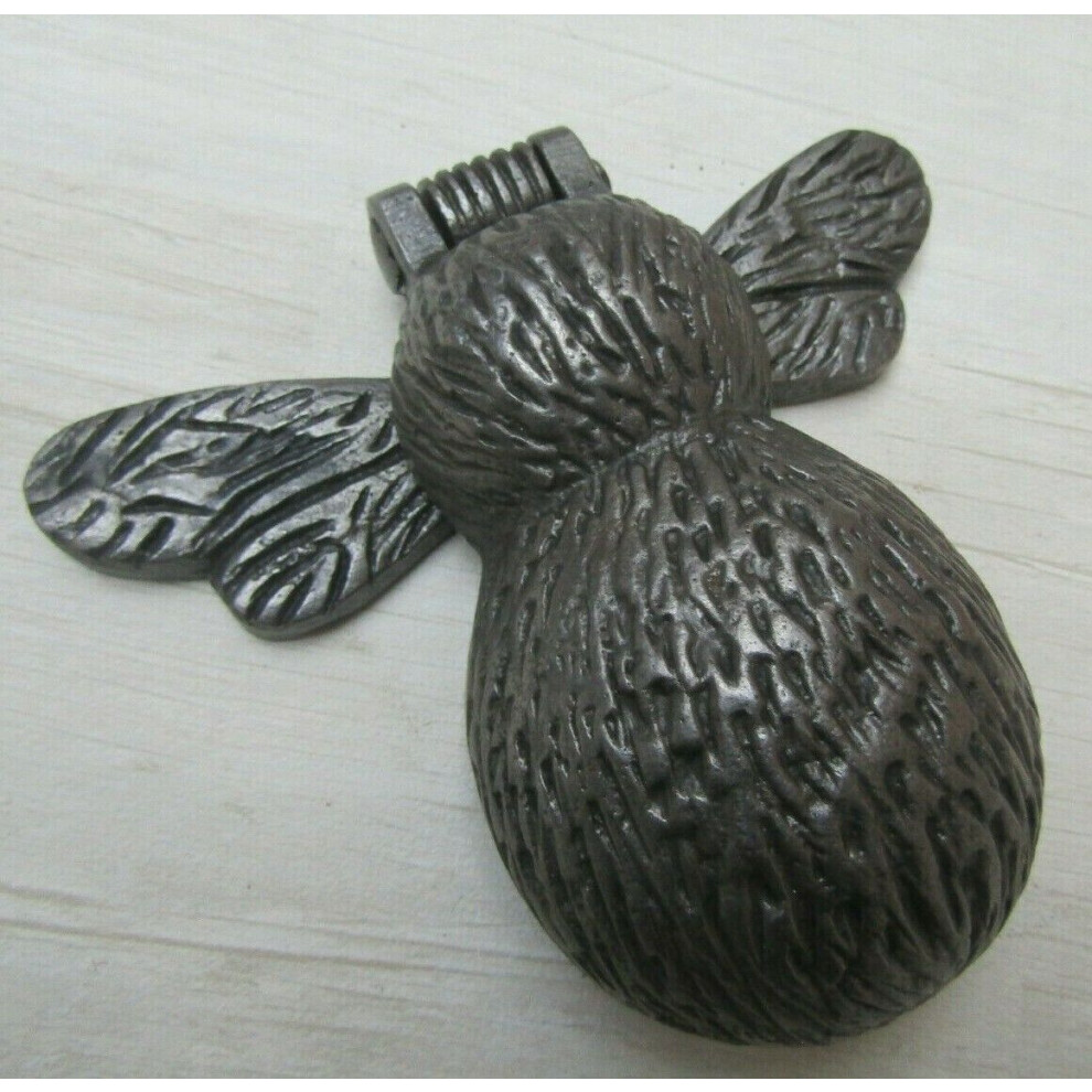Bumble Bee Door Knocker By Ironmongery World 5057067956059