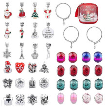 This 44-piece snowman bracelet  kit includes materials for making necklaces, earrings, and other jewelry, featuring a mix of crystal beads, perfect f