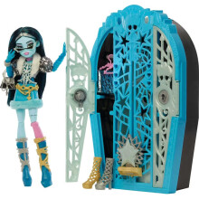 Monster High Skulltimate Secrets Doll and Accessories Set, Hauntlywood Mysteries Frankie Stein with Reveal Closet & 19+ Glam Surprises like Doll Clot