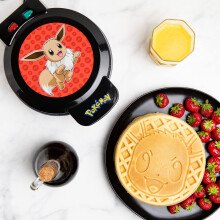 Uncanny Brands Pokémon Eevee Waffle Maker – Make Eevee Waffles at Home – Fun Kitchen Appliance – Non-Stick, Compact and Easy to Cl