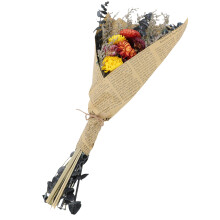 Getrockneter Chrysanthemenstrauß mit Stiel für die Hochzeit