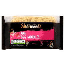 Sharwood’s Fine Egg Noodles – Authentic Chinese Style, Quick-Cook & Versatile, 226 g (Pack of 1)