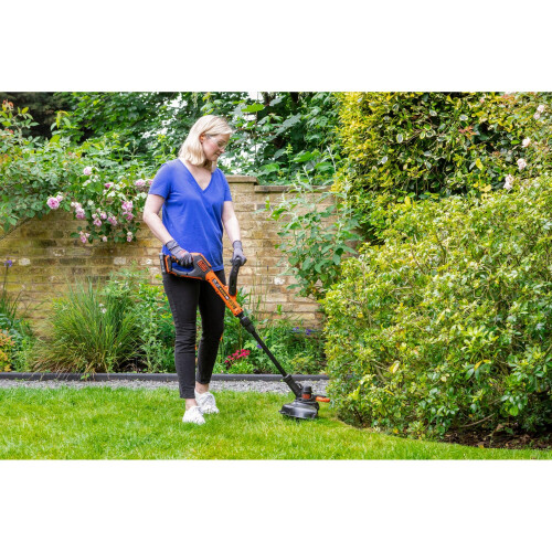 BLACK+DECKER 18V 28cm Trimmer, Kitted 2Ah, BCST918D1-GB 1
