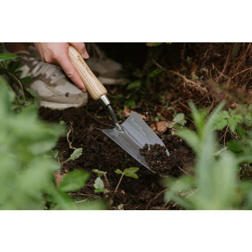 Kent & Stowe Carbon Steel Hand Trowel 2