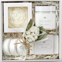 LaurGifts Sweet Coconut Spa Gift Box for Women – Birthday Gift for Her with Candle & Spa Set – Dutch Flower Fields Inspired Relaxing Gifts for Mom