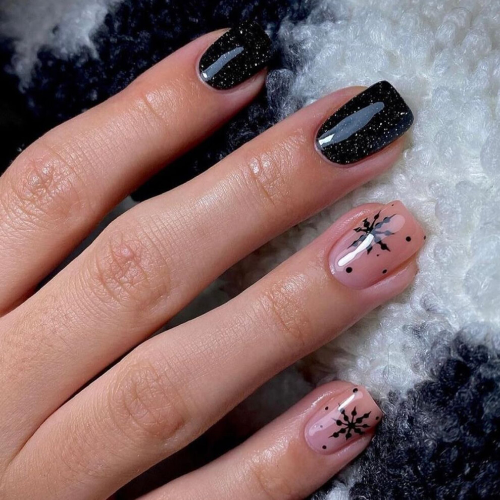 Shebeedo Black/Silver 24Pcs Christmas Press On Nails Snowflake Short Square Glossy False Nails Snow Stick On Fingernails Glitter Acrylic Fake Nail Snowflakes