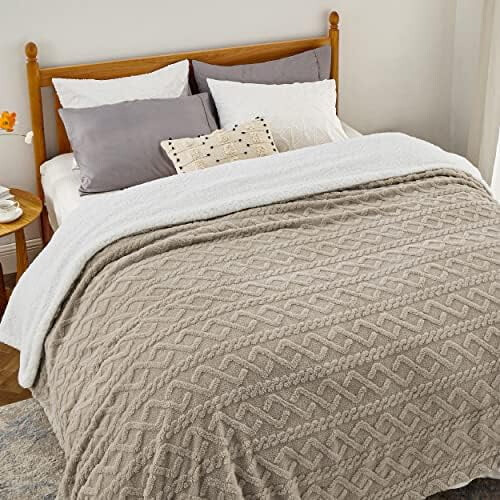 Gentlesoft Sherpa Queen Blanket Beige 90x90 in