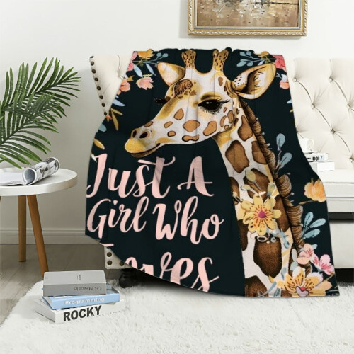 Giraffe Flannel Throw Blanket White