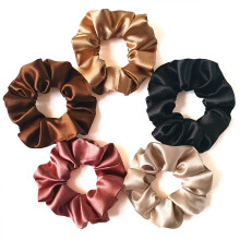 Silvr Bear Luxus Satin Scrunchies, 5 Farben, Anti-Haarbruch, Haargummis Set für Mädchen, Frauen, ideales Geschenk