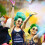 (Crown Set) Set di 4 pezzi composto da occhiali da sole hippie, orecchini e collana piatta. 4