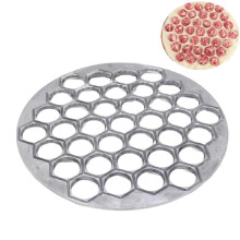 Russische ravioli-maker – Aluminium dumplingvorm met 37 gaten