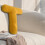 Coussin en peluche en forme de lettre T 40 cm 1