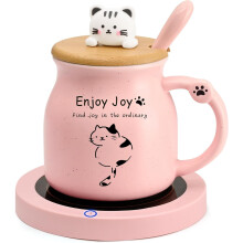 Leuke kattenmokset met verwarmde koffiebeker, roze