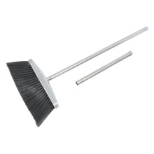Vassoura de aço inoxidável com cabo ergonômico – 93 cm