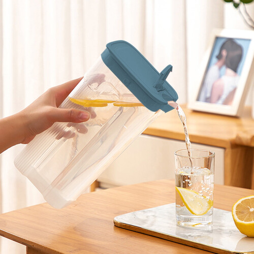 Pichet en plastique transparent avec couvercle 2,5 L 1