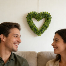 Green Heart Wreath 15x15 Inch Artificial Boxwood Valentine