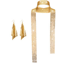 (Gold 2) Set di gioielli da donna anni '70 con paillettes, orecchini, sciarpa, occhiali da sole, bracciale e fascia per capelli.