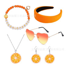 (Set 14) Orange karnevalskjolkostymset med örhängen, halsband, hjärtformade solglasögon och strumpor