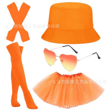 (Set 9) Completo da carnevale arancione con gonna, orecchini, collana, occhiali da sole a forma di cuore e calzini.