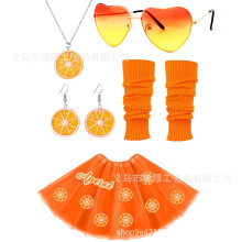 (Set 12) Orange karnevalskjolkostymset med örhängen, halsband, hjärtformade solglasögon och strumpor