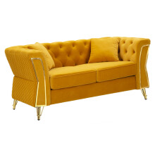 Divano in metallo e velluto senape con cuscini cm 162x83x76