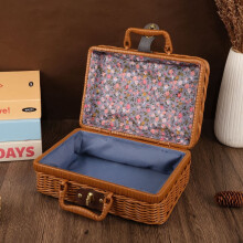 Panier de pique-nique vintage en osier avec cadenas en métal