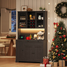 Mobile dispensa alto da cucina con luci a LED, presa elettrica, porta spezie e ripiani.
