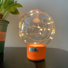 Dekoratívna plastová lampa napájaná z USB, 10x10x13,6 cm