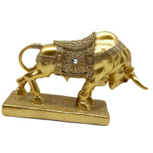 Stierbeeldje van hars voor op het bureau, 17,2 cm