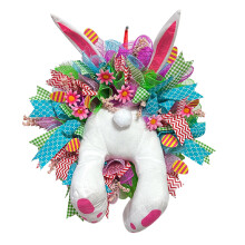 Ghirlanda pasquale in tessuto con coniglietto di peluche – Porta d'ingresso