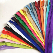 Pacáiste 100 Zippers Corna Níolóin 8 n-Orlach – 20 Dath